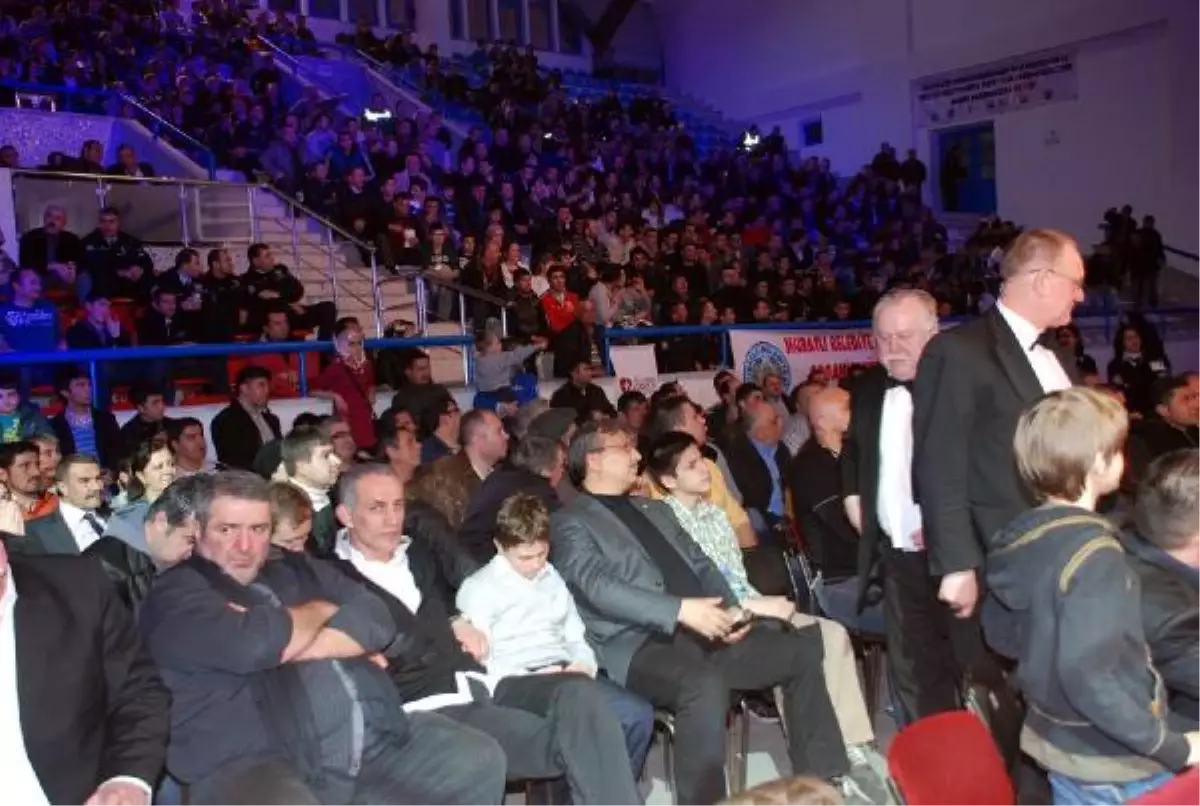 Tekirdağ\'da Boks Şöleni