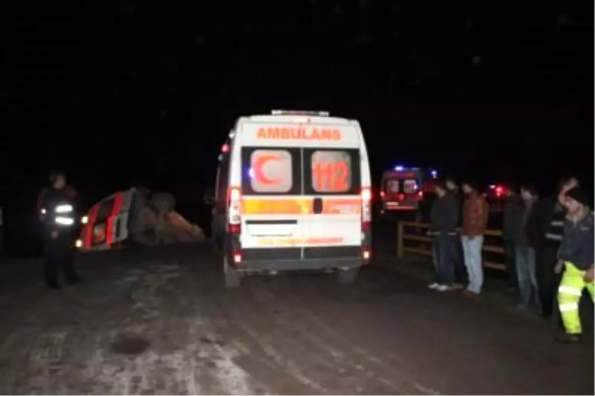 Trafik Kazasına Giden Ambulans Kaza Yaptı