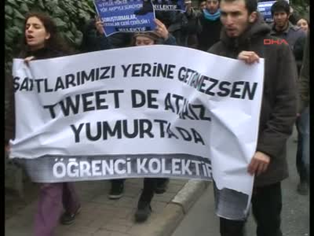YÖK Başkanı Çetinsaya, Protestocu Öğrencilerle Görüştü
