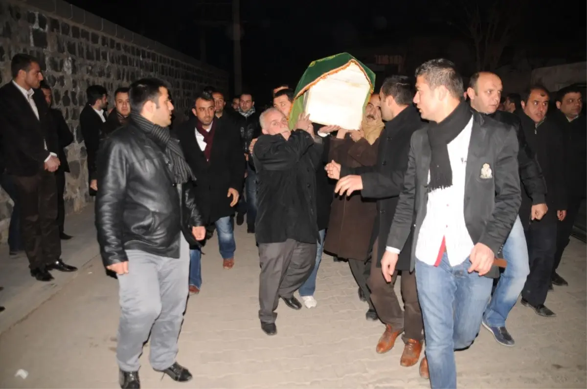 20 Yıllık Türkçe Öğretmeni Kalbine Yenik Düştü