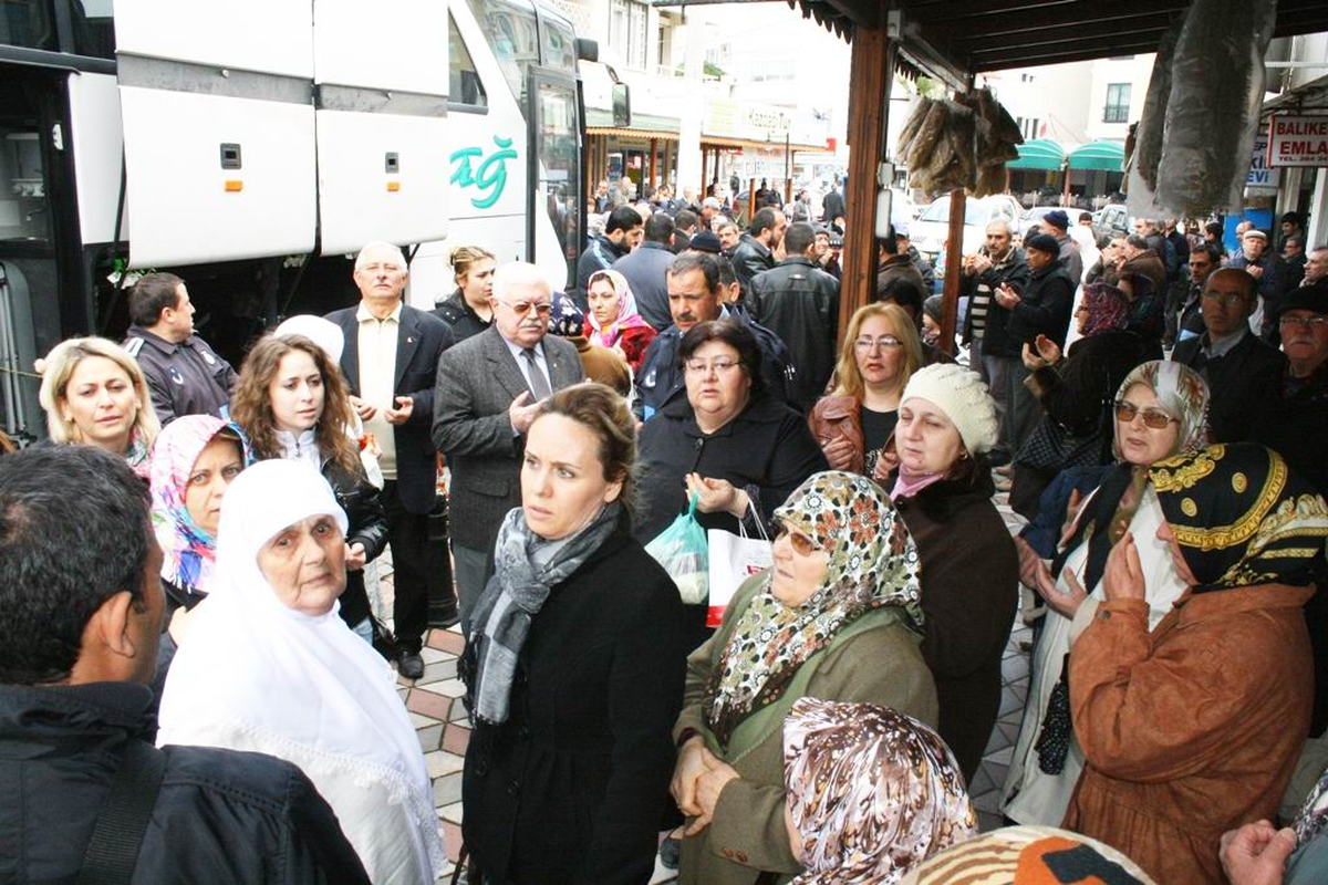 Akçay\'da Umre Yolcuları Uğurlandı