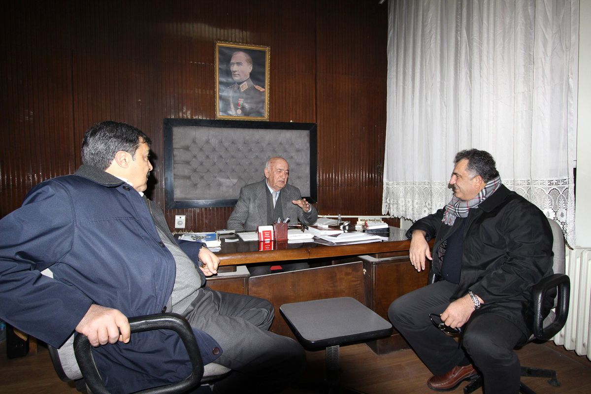 KKTC\'li Bakan ve Milletvekilinden Vefa Örneği