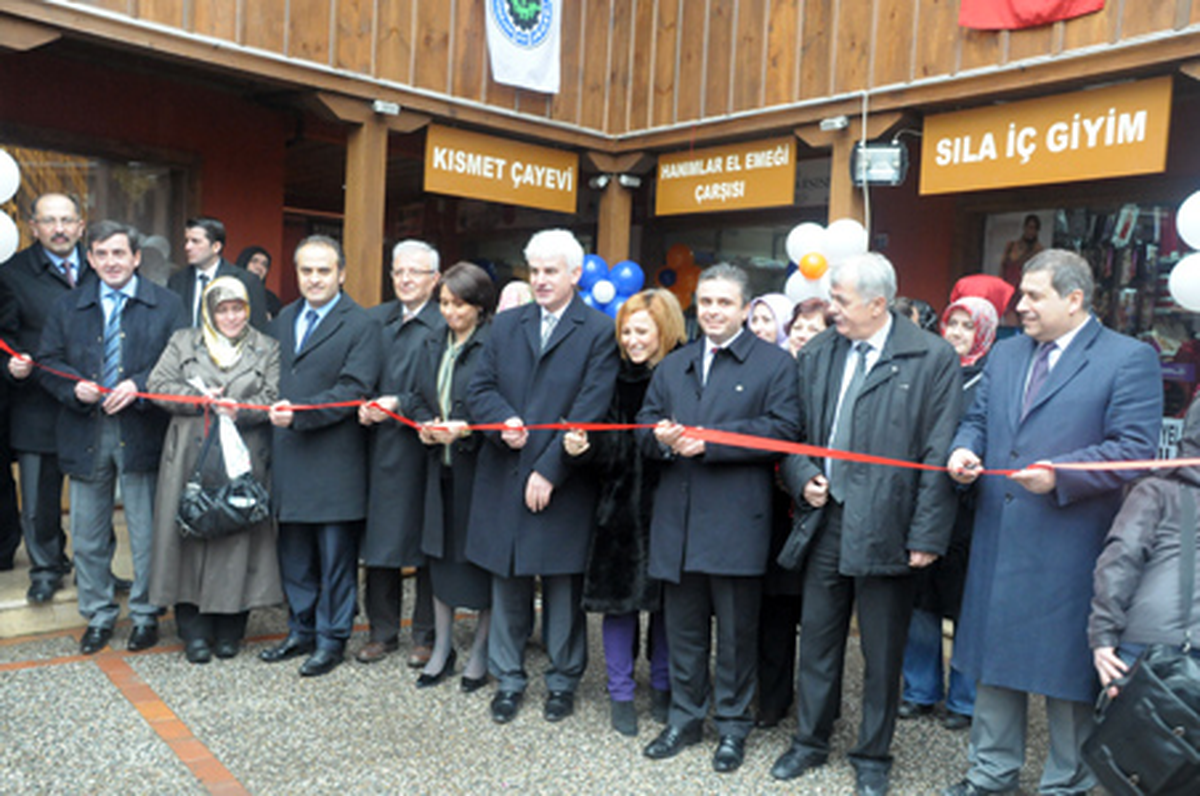 2. Hanımlr El Emeği Çarşısı Açıldı