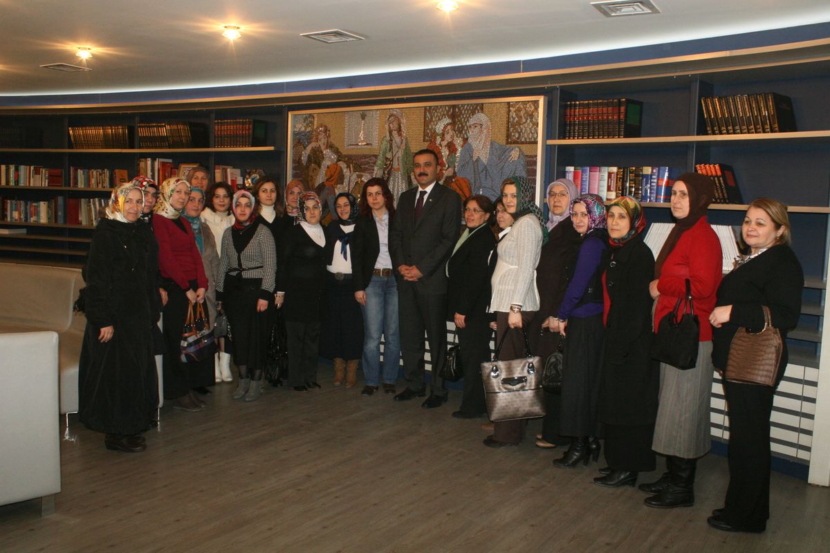 AK Parti Kadın Kollarından Başkan Bayram\'a Ziyaret
