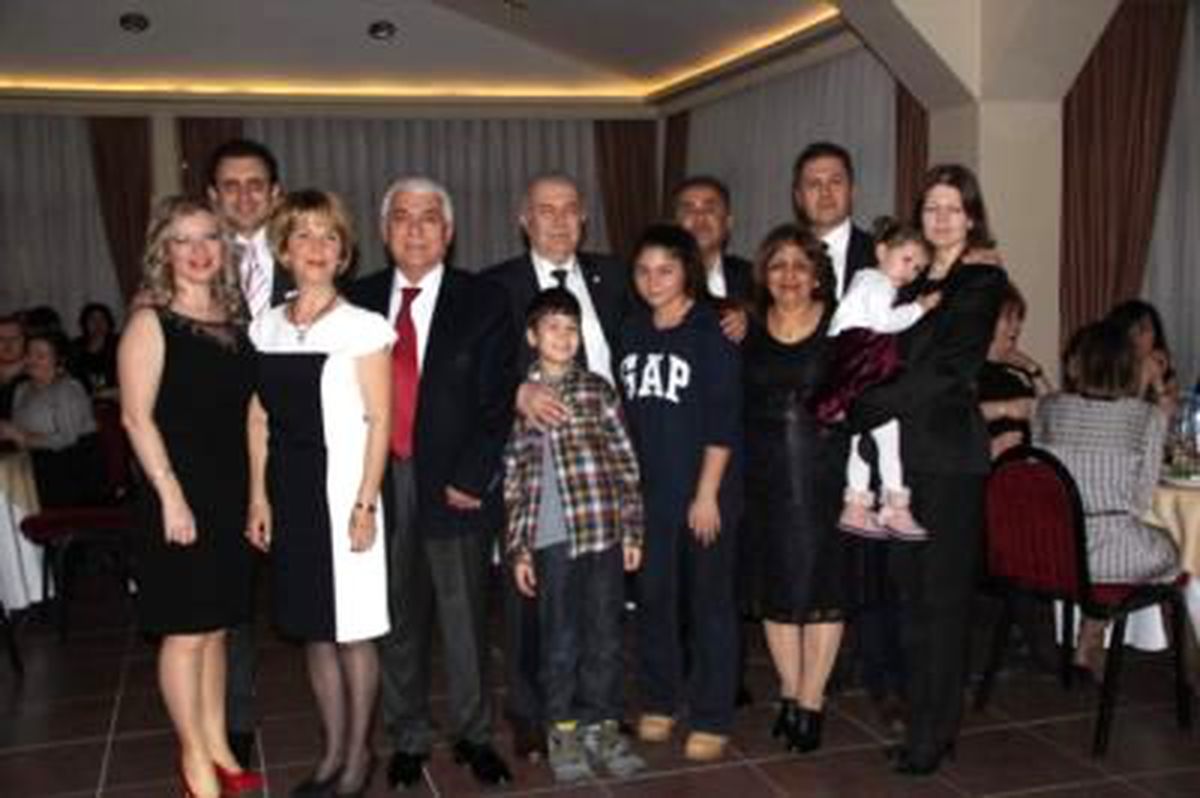 Alaplı Myo\'da Emekli İdareci ve Personele Veda Yemeği