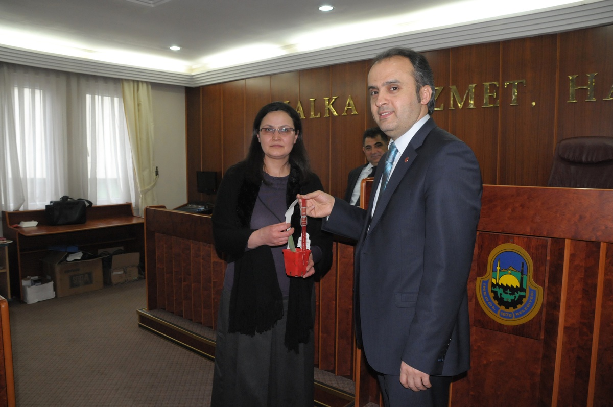 Başkan Aktaş Bayan Personelin Kadınlar Gününü Kutladı

