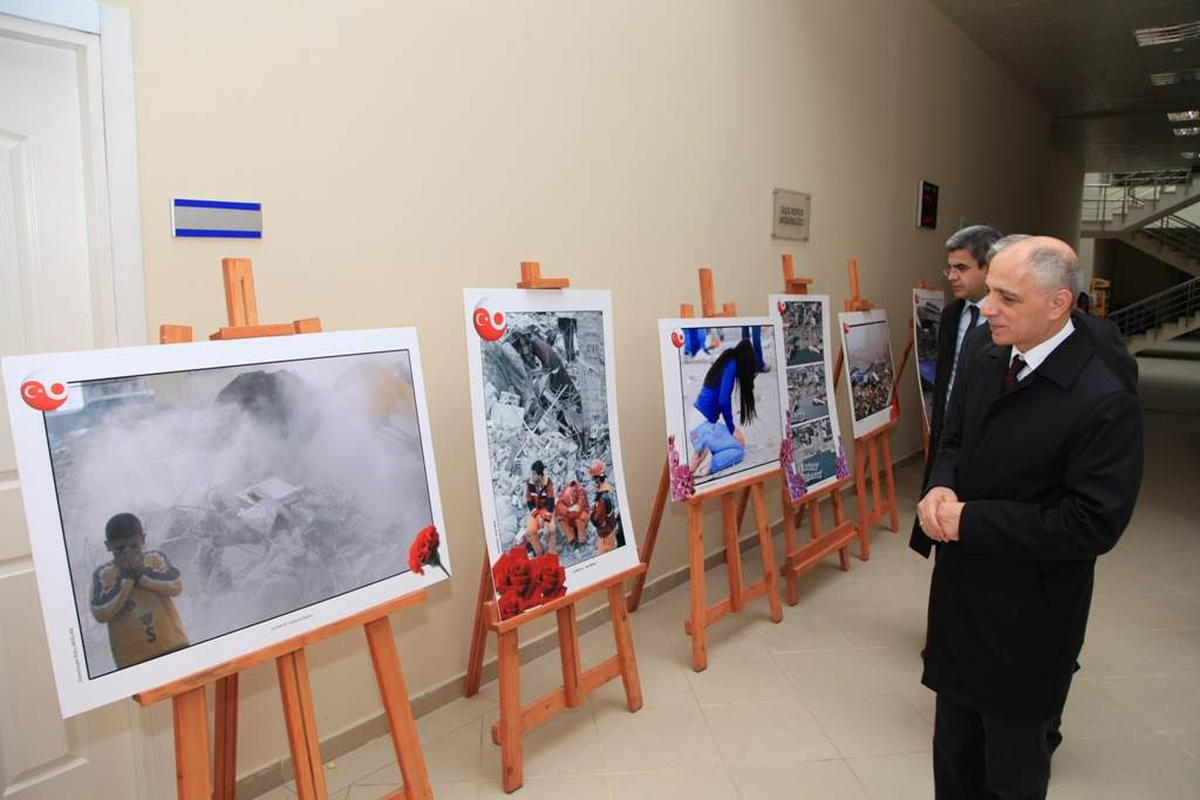 Başkan Ziyaettin Akbaş, Deprem Sergisini Gezdi