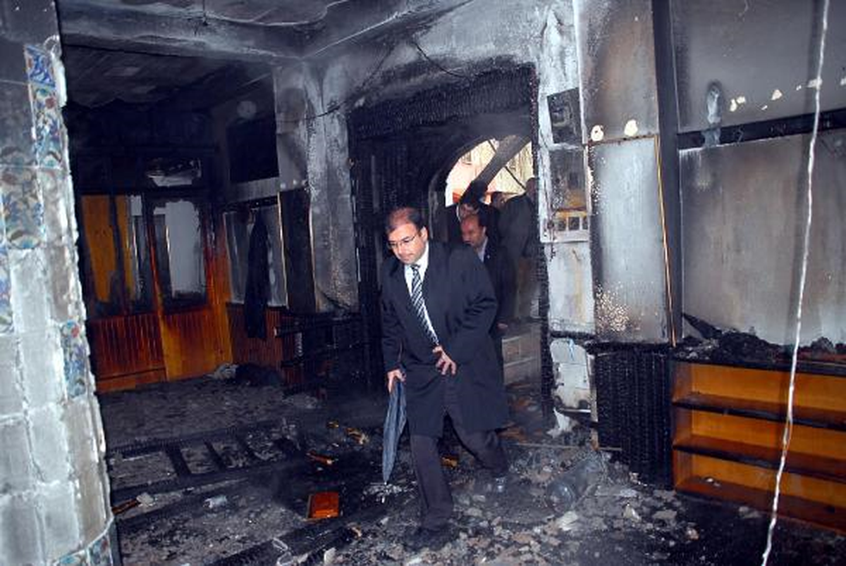 Camide Korkutan Yangın