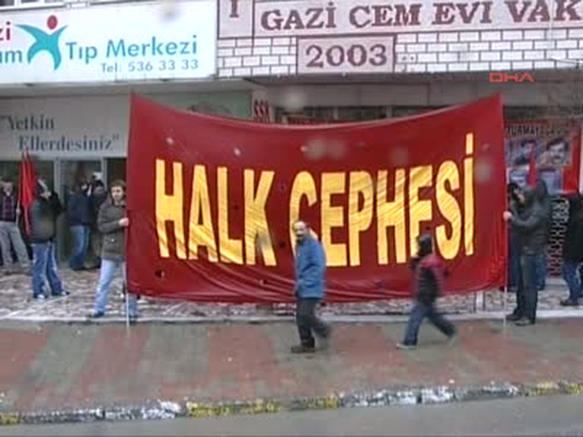 Gazi Mahallesi\'ndeki Olaylarda Ölenler Anılıyor