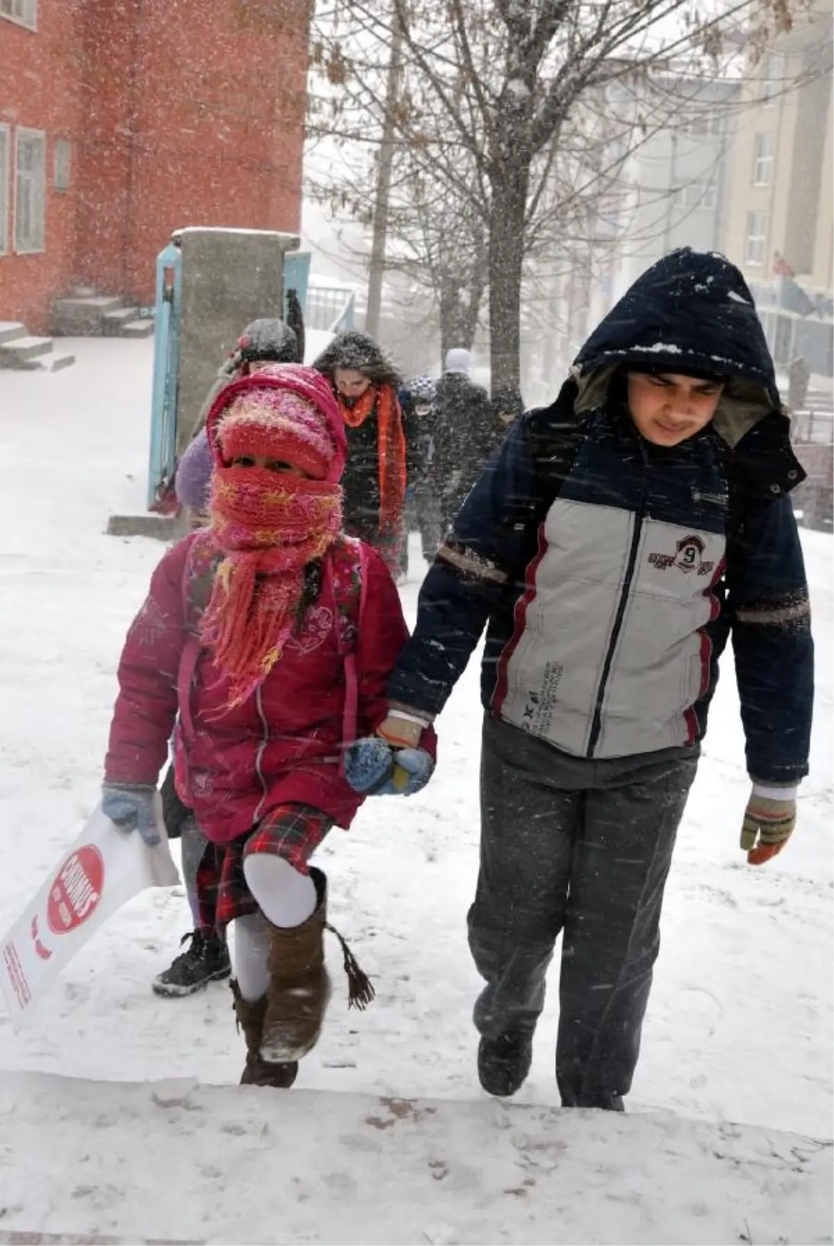 212 Köy Yolu Kardan Kapandı