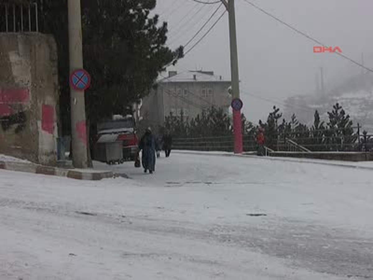 212 Köy Yolu Kapandı