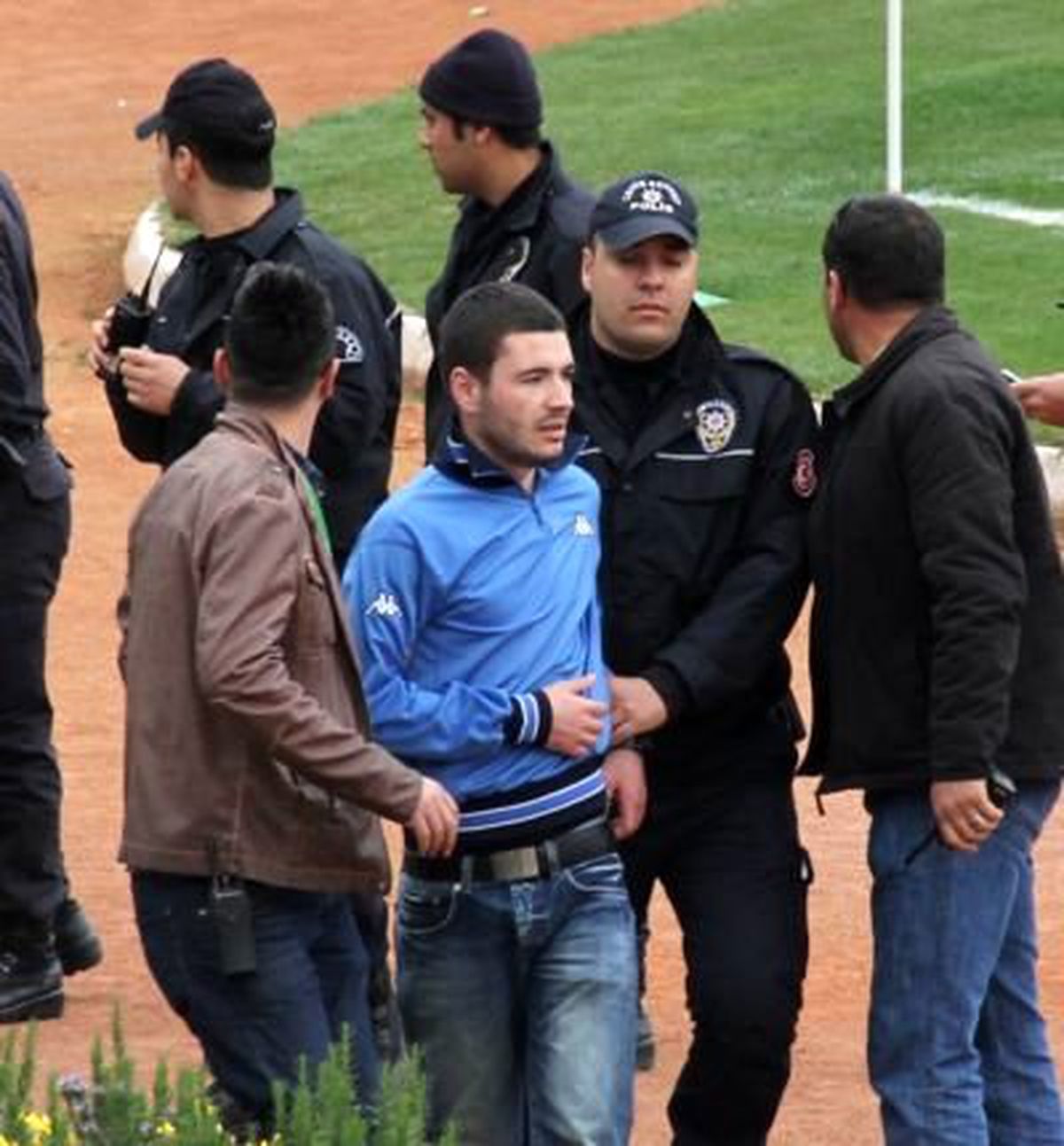 Maçın Ardından Çıkan Olaylara Polis Müdale Etti