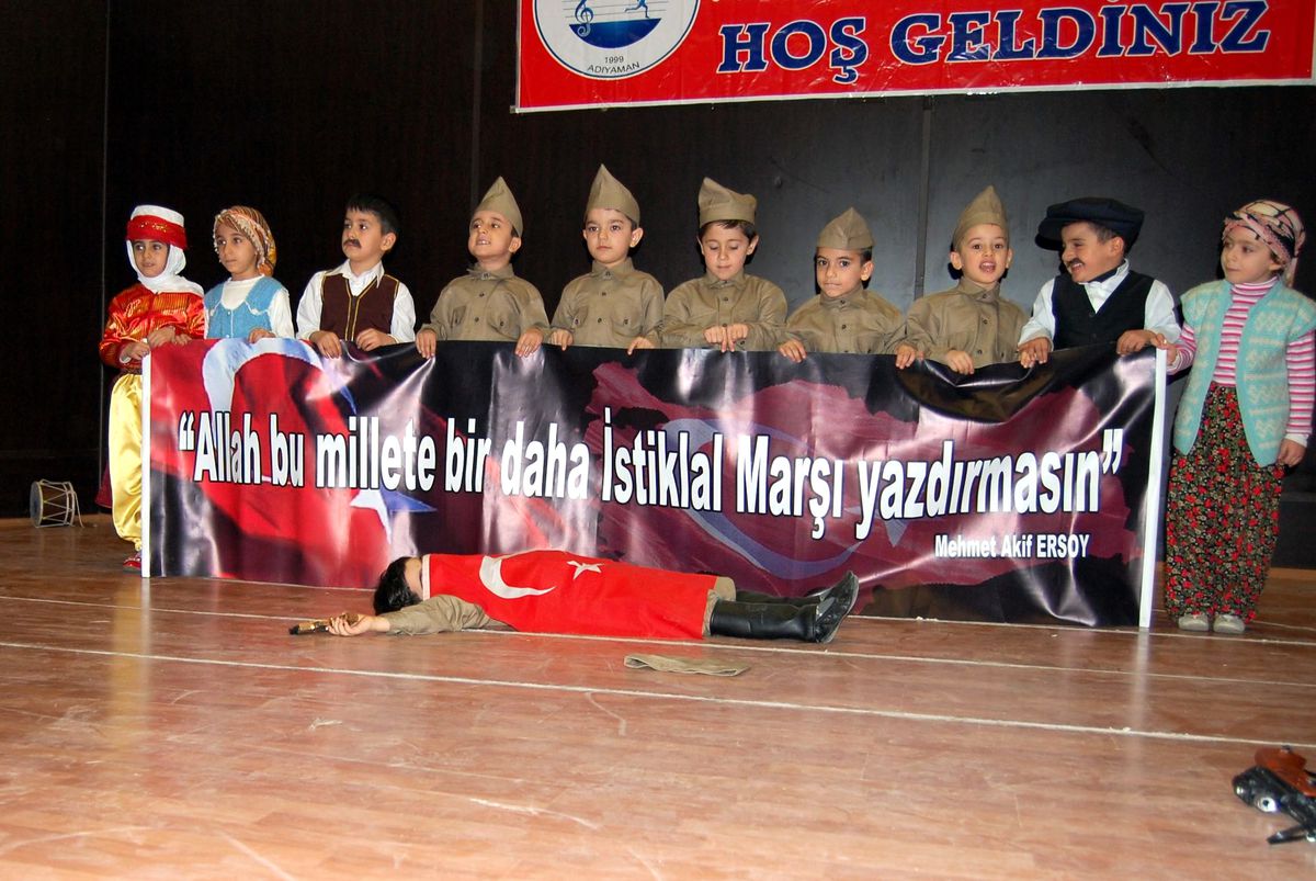 Minikler Yüreklerini Ortaya Koydu