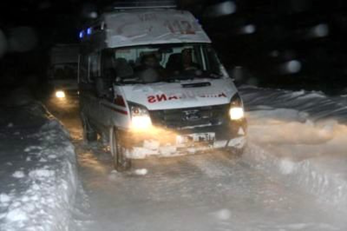 Rahatsızlanan Yaşlı Kadınlar Hastaneye Ulaştırıldı