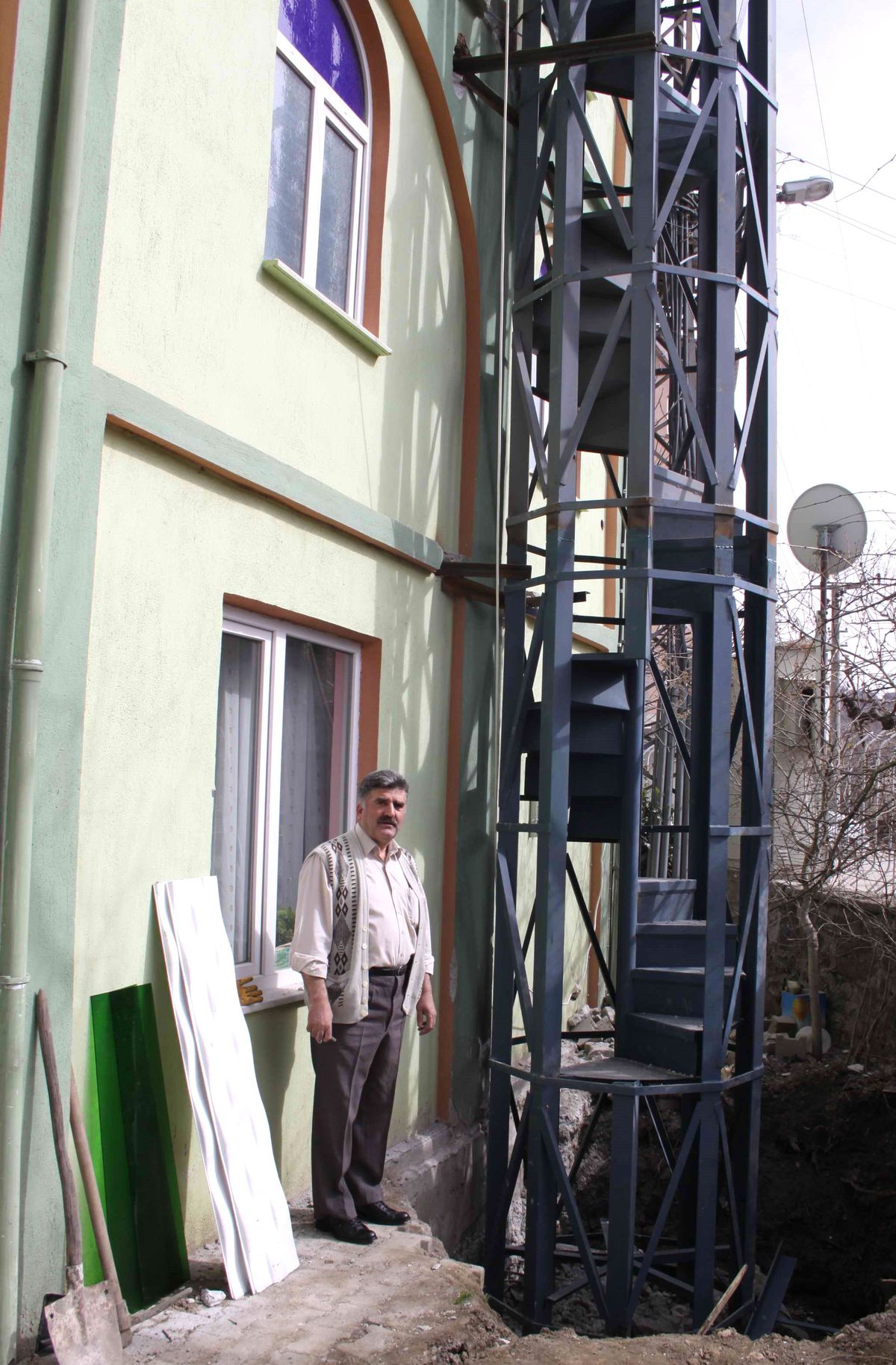 Simav\'ın İlk Çelik Minaresi