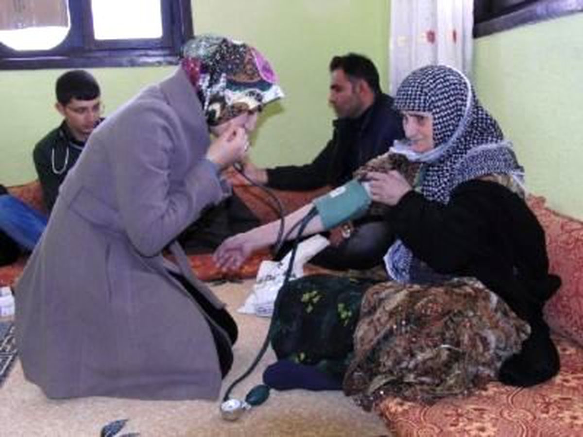 Sınırdaki Hastaya Kürtçe Muayene