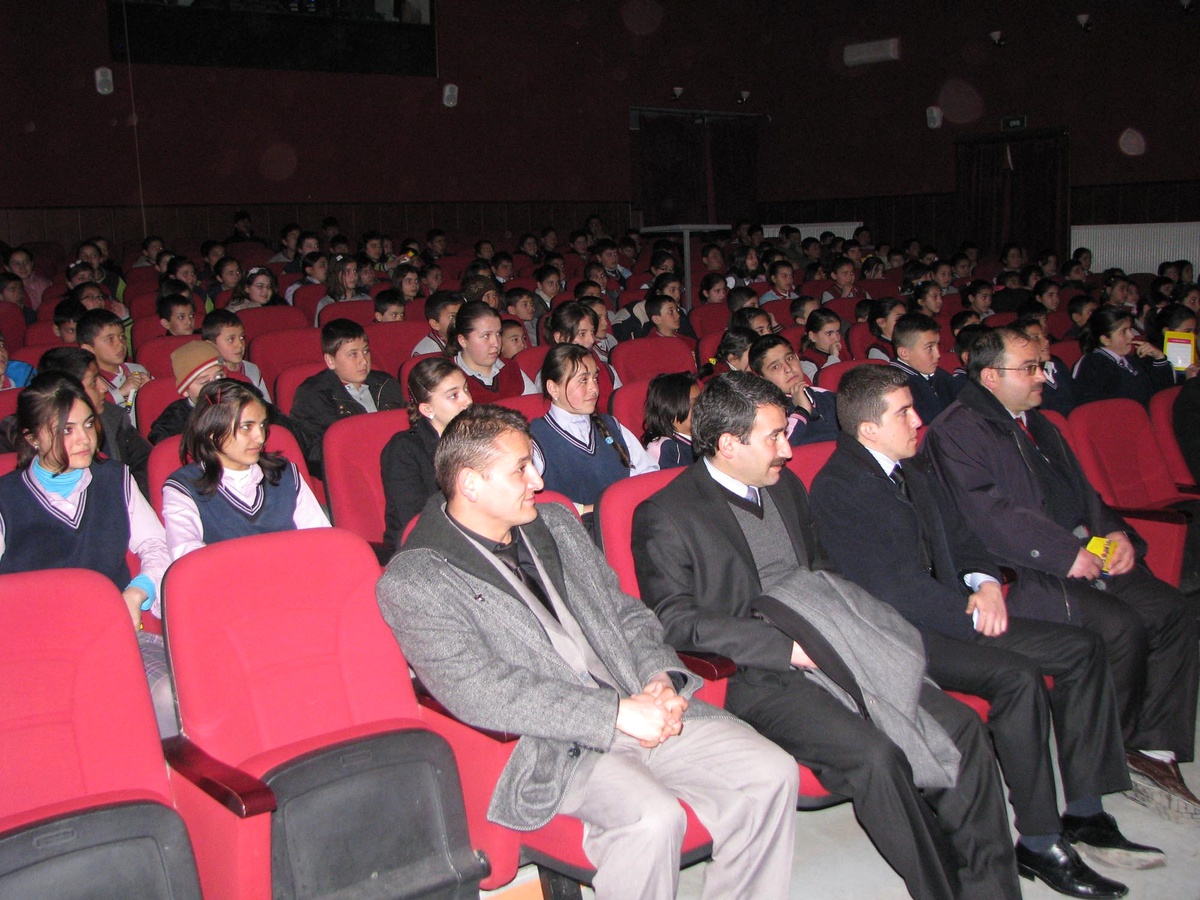 Sorgun\'da "Okumak" İsimli Tiyatro Oyunu Büyük Beğendi Topladı