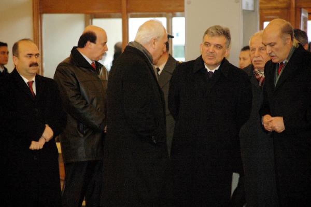 Vali Mutlu "Esenyurt\'taki Yangında İtfaiyenin ve Emniyetin Raporlarını Bekliyoruz"
