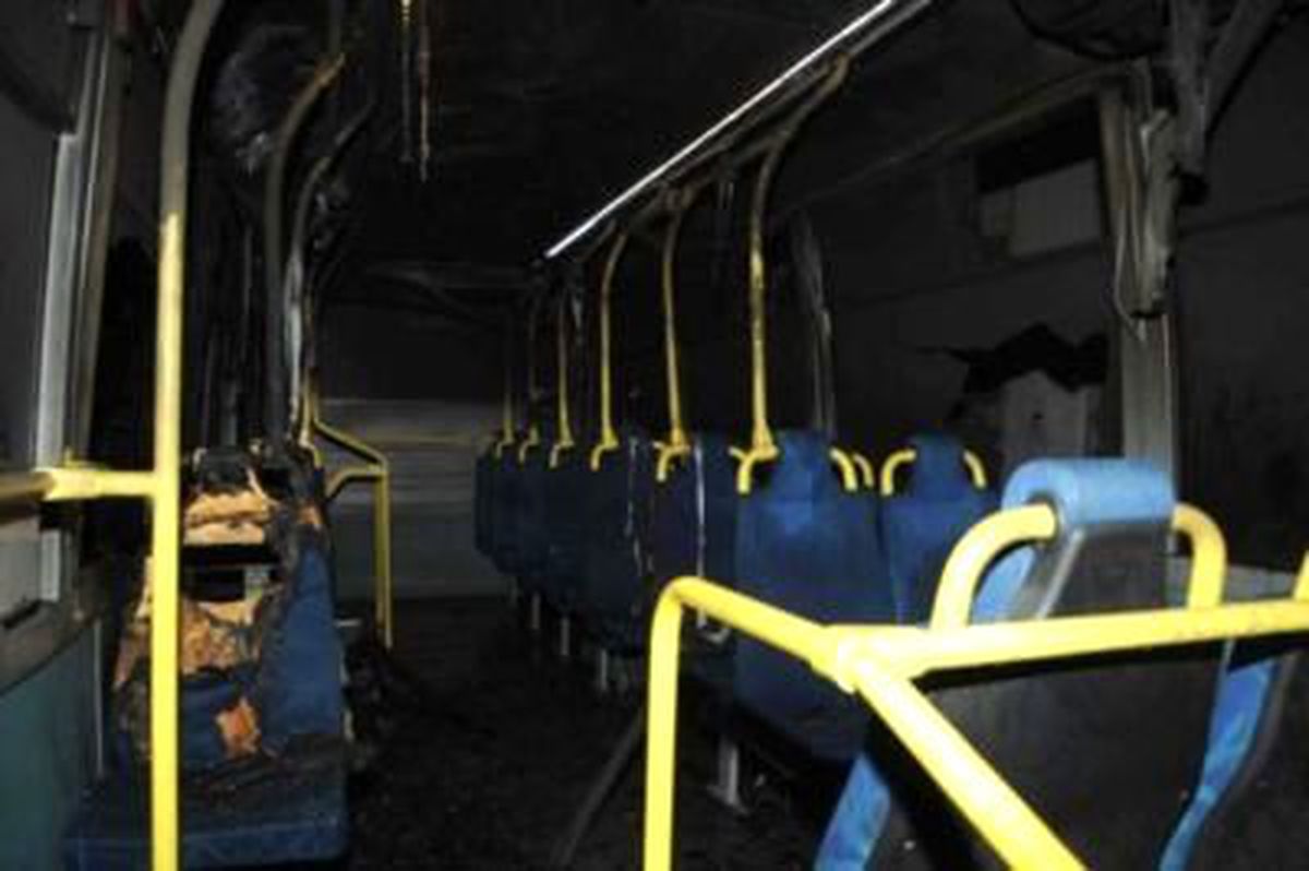 Yolcu Taşıyan Midibüse Molotoflu Saldırı