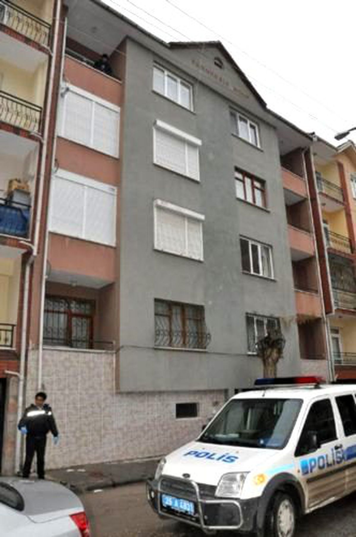 8 Aylık Evli Kadın Balkondan Düşüp Öldü