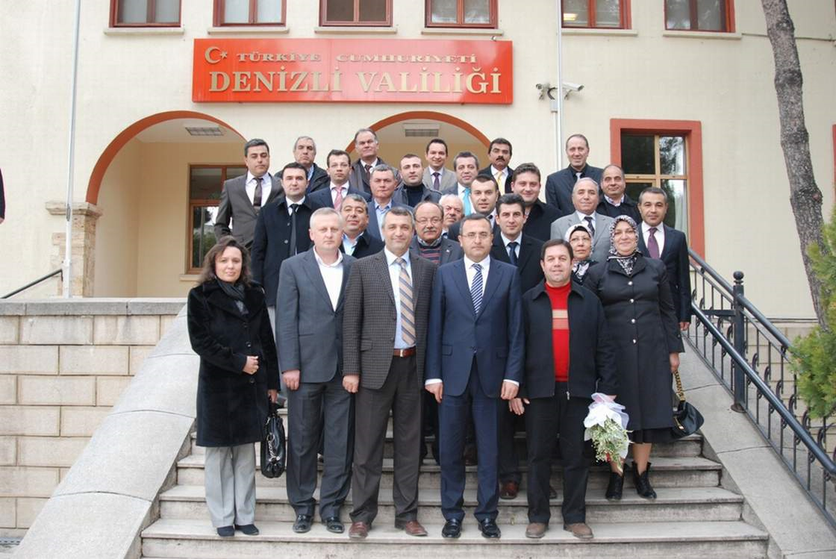 AK Parti\'den Vali Demir\'e Ziyaret