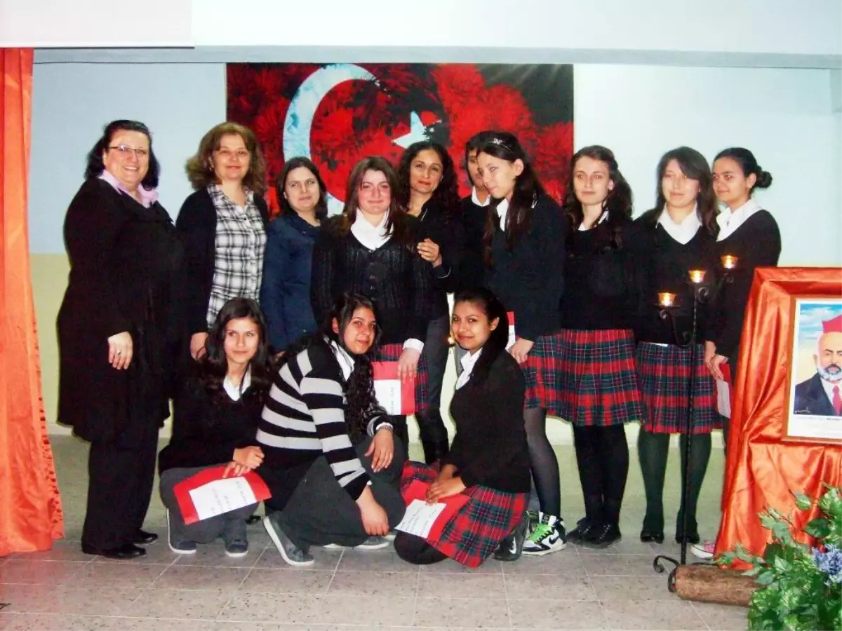 Ayşe Akpınarlılar, İstiklal Marşı'nın 91.yılını Kutladı