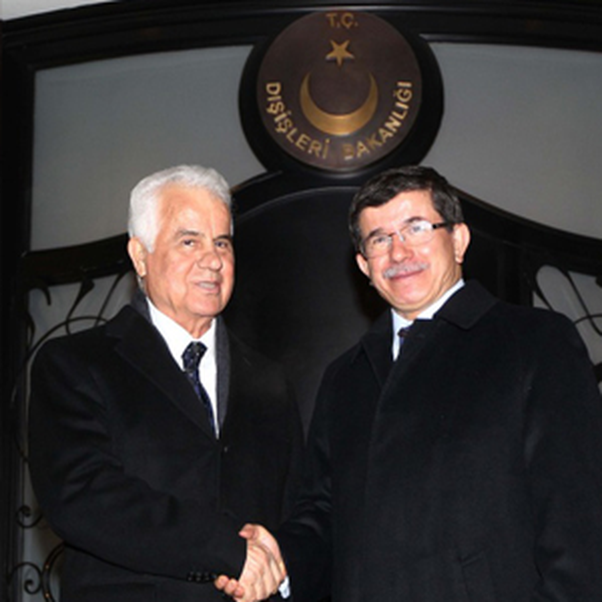 Bakan Davutoğlu, KKTC Cumhurbaşkanı Eroğlu ile Görüştü
