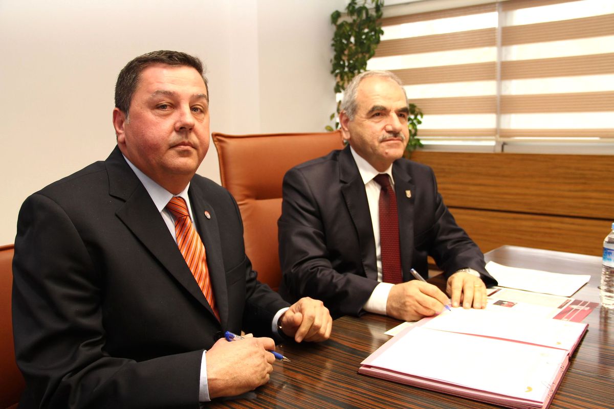Bal Evi\'ne Bilimsel Destek