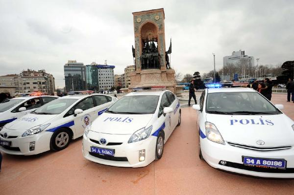 Beyoğlu Polisine Hibrid Otomobil