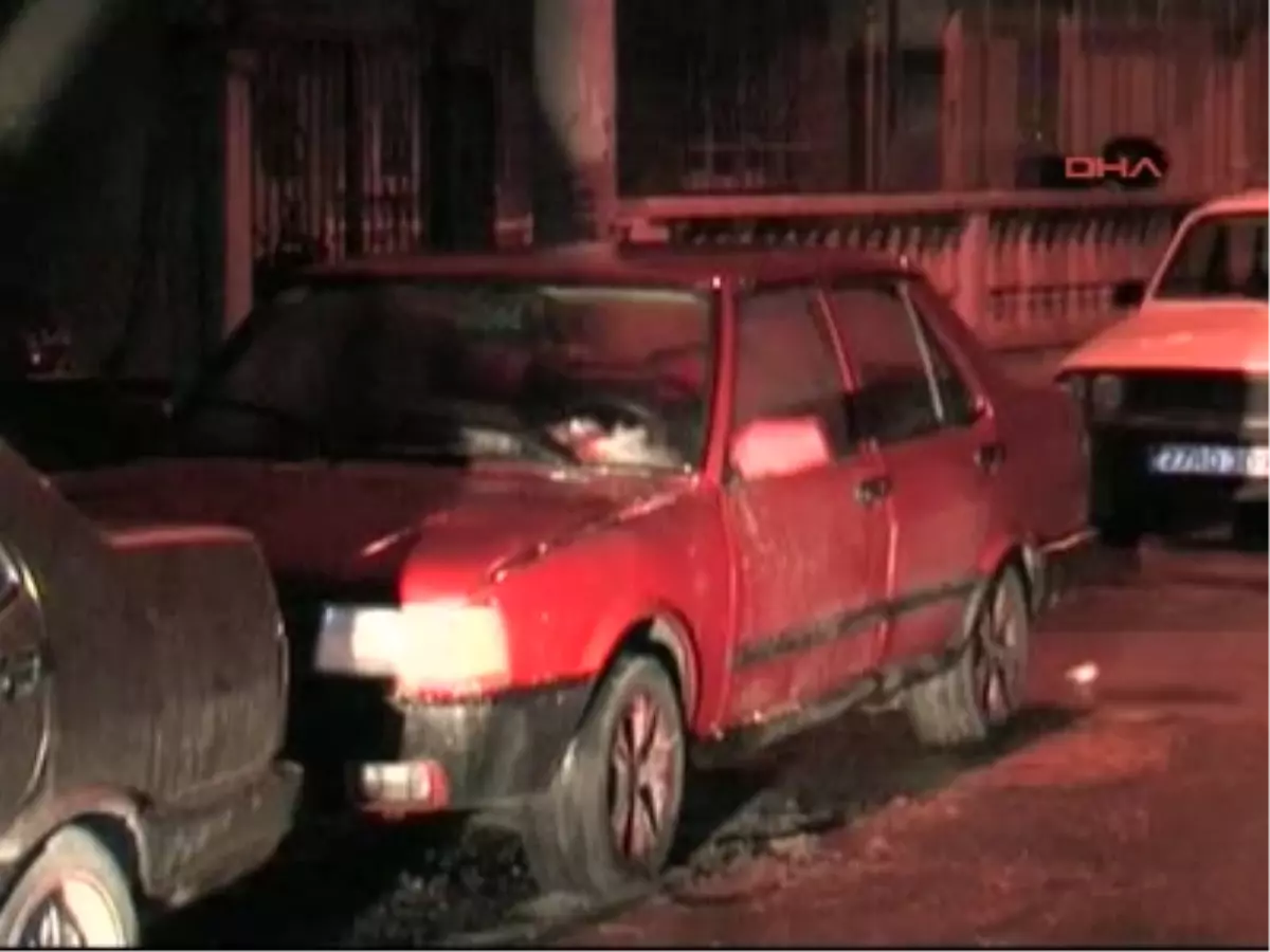 Bornova\'da 3 Otomobil Kundaklandı