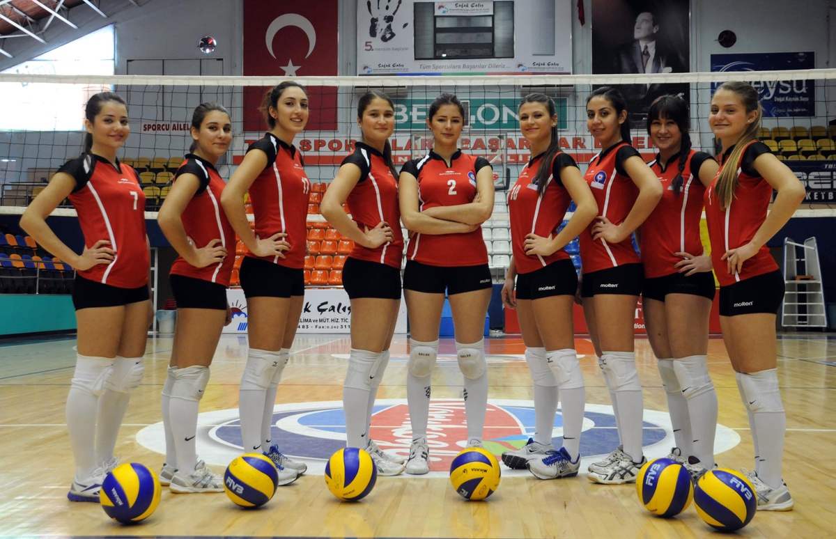 Büyükşehir Voleybol Takımı\'nı Play-Off Heyecanı Sardı