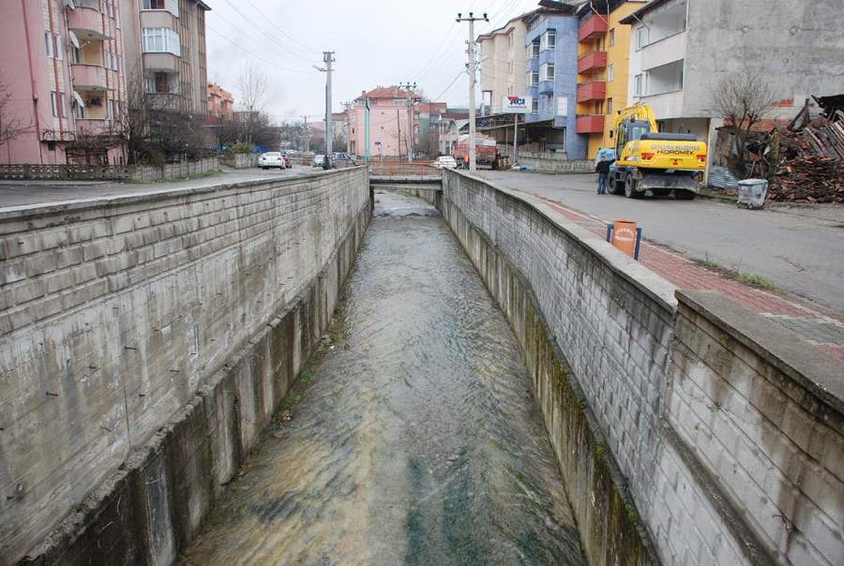 Çaycuma Belediyesi\'nden Dere Temizliği