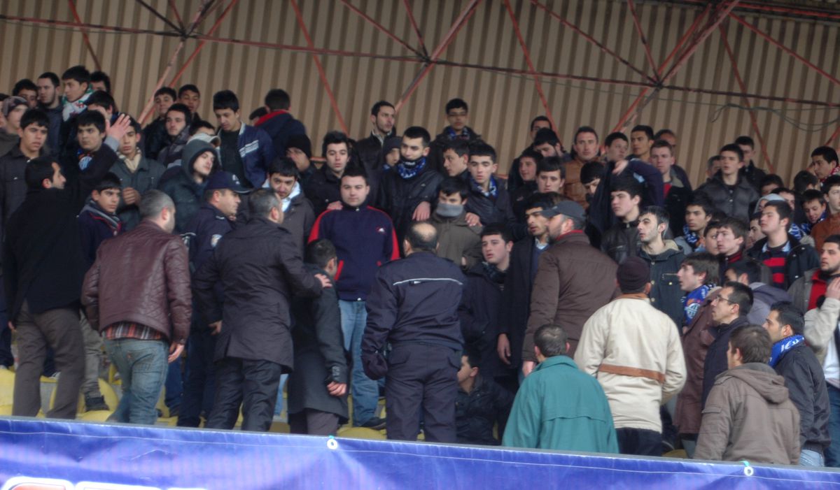 Çorlu Tribünlerinde Olaylar Çıktı: 8 Gözaltı
