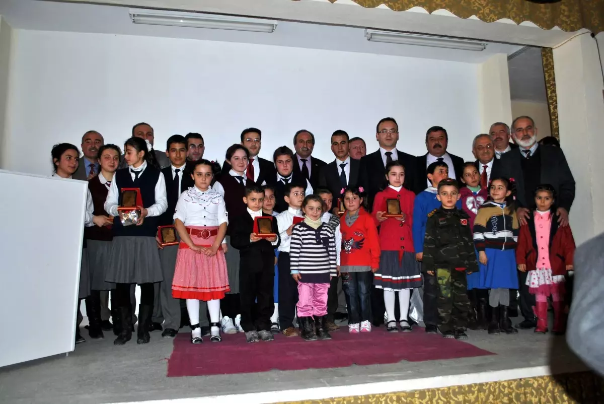 Eğitim-Bir-Sen İstiklal Marşı Okuma Yarışması Düzenledi