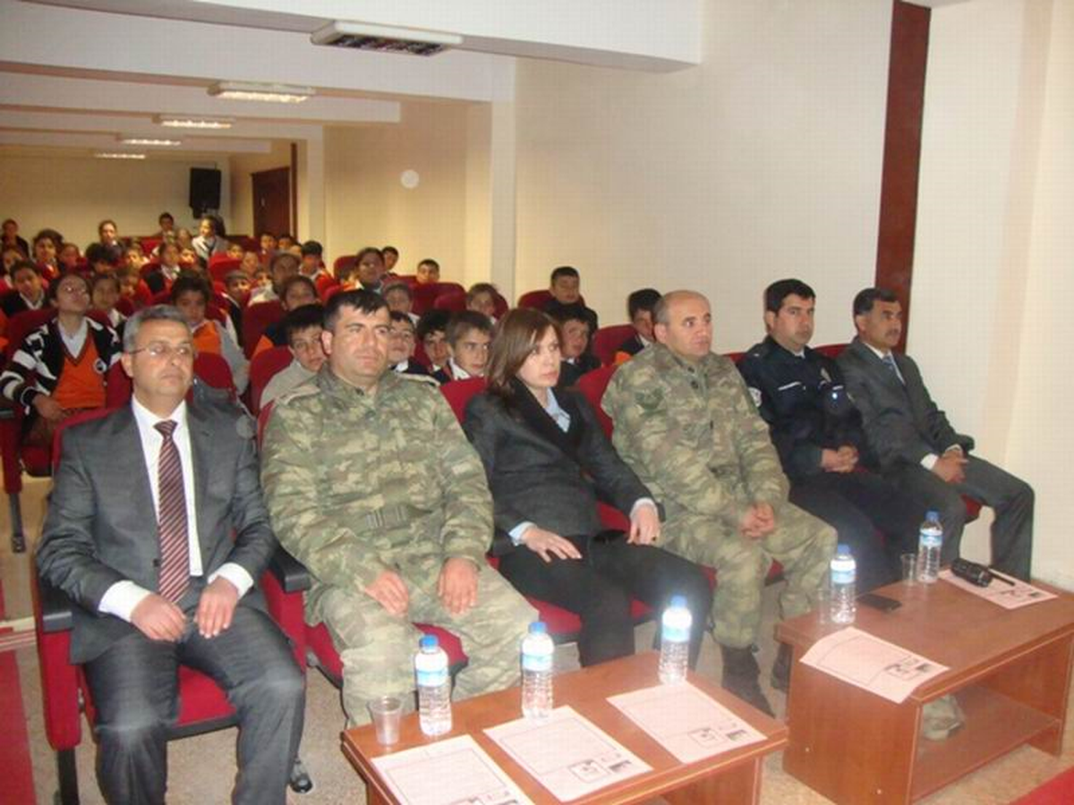 Elbeyli'de Mehmet Akif Ersoy'u Anma Programı Düzenlendi