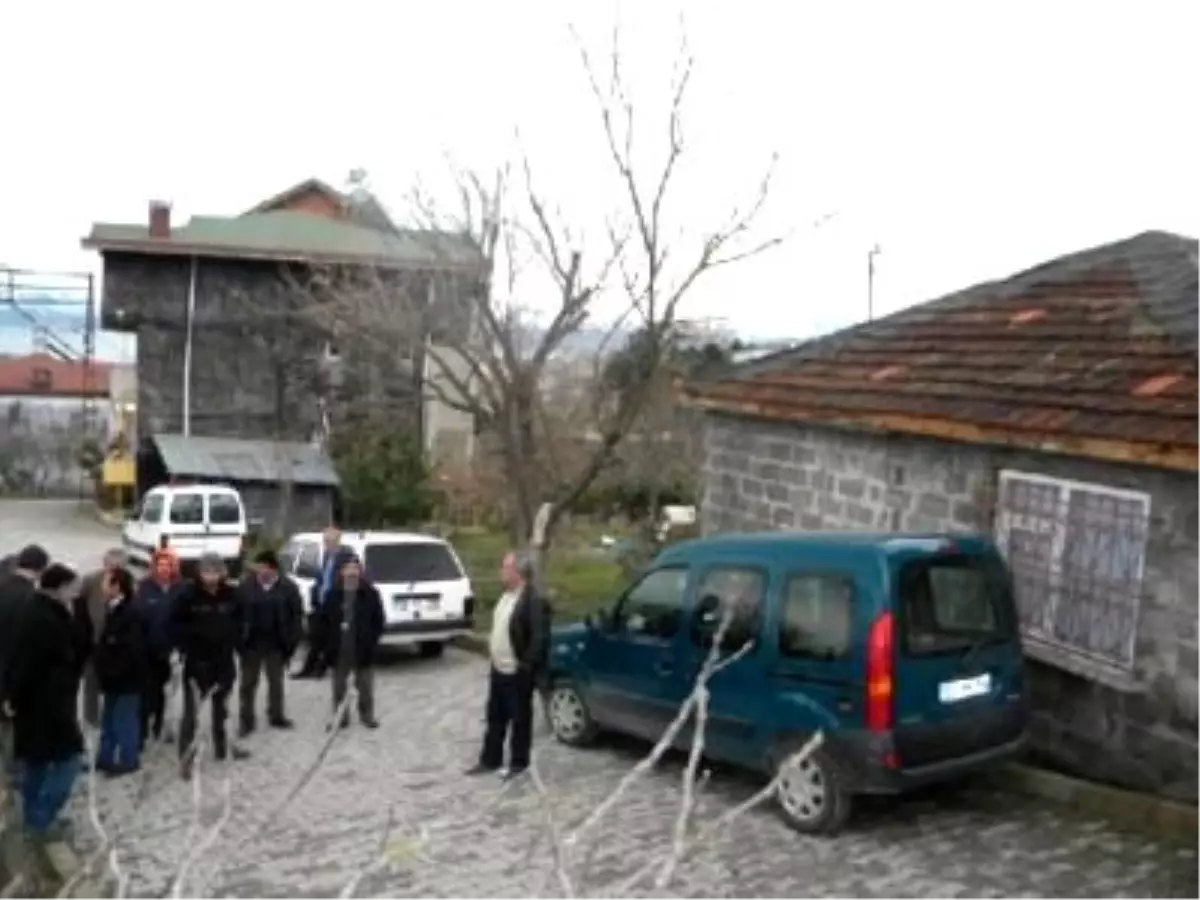 Esenyurt\'taki Yangında Ölen 7 İşçinin Cenazesi Ailelerine Teslim Edildi