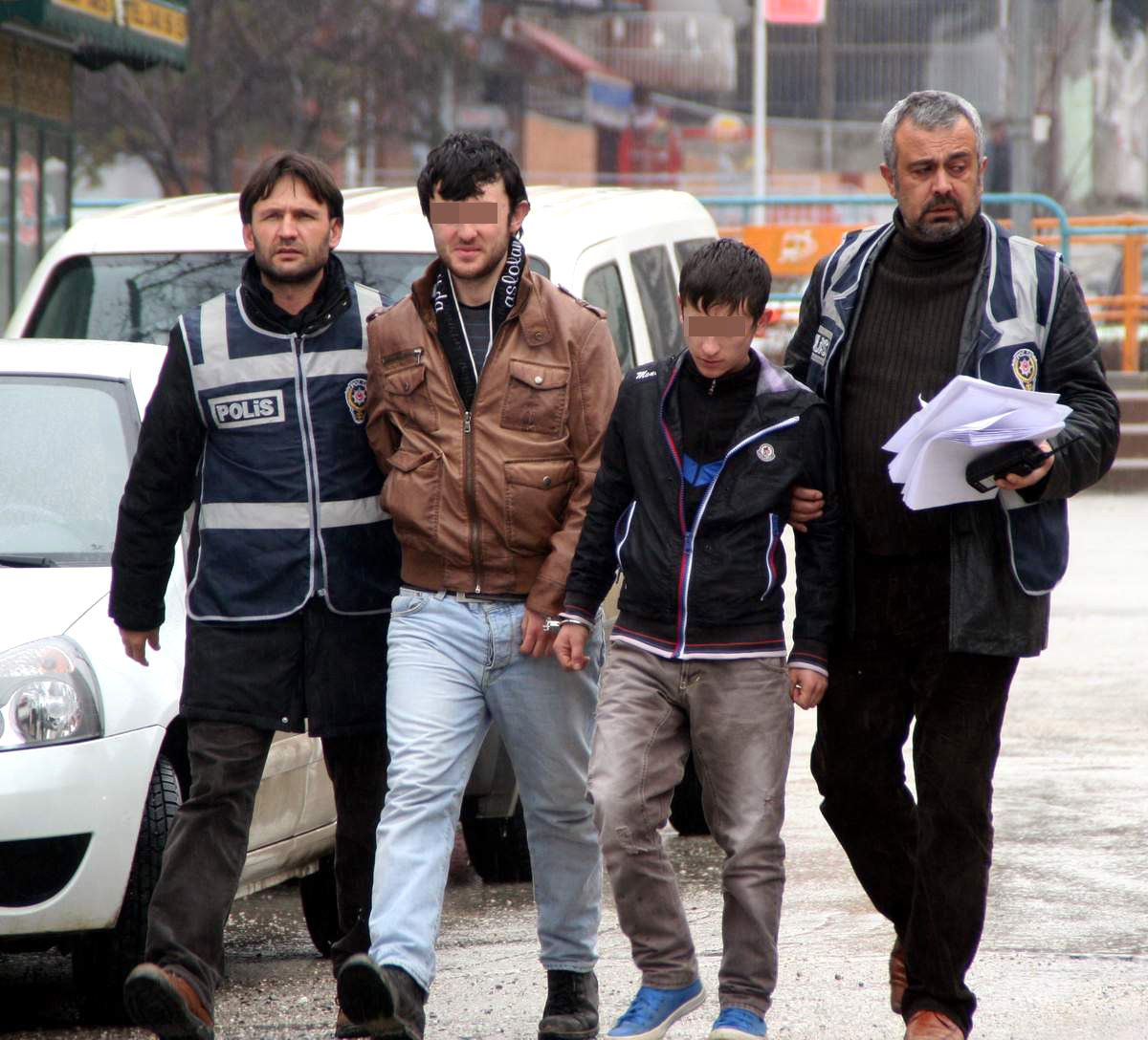Eskişehir\'de Bir Kişiye Silahlı Saldırıda Bulunan 2 Kişi Yakalandı