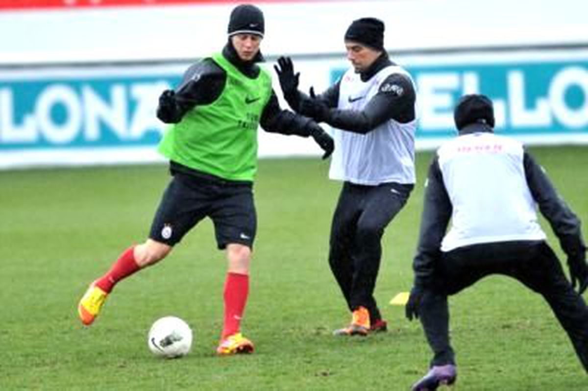 Galatasaray\'da Derbi Mesaisi Başladı