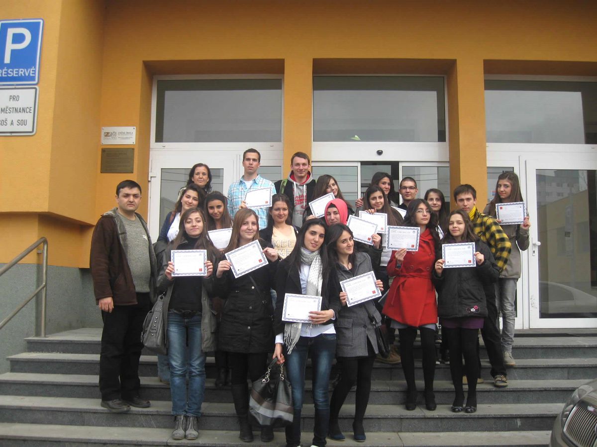 Gemli Kız Meslek Lisesi Öğrencileri Çek Cumhuriyeti\'nde Staj Yaptı