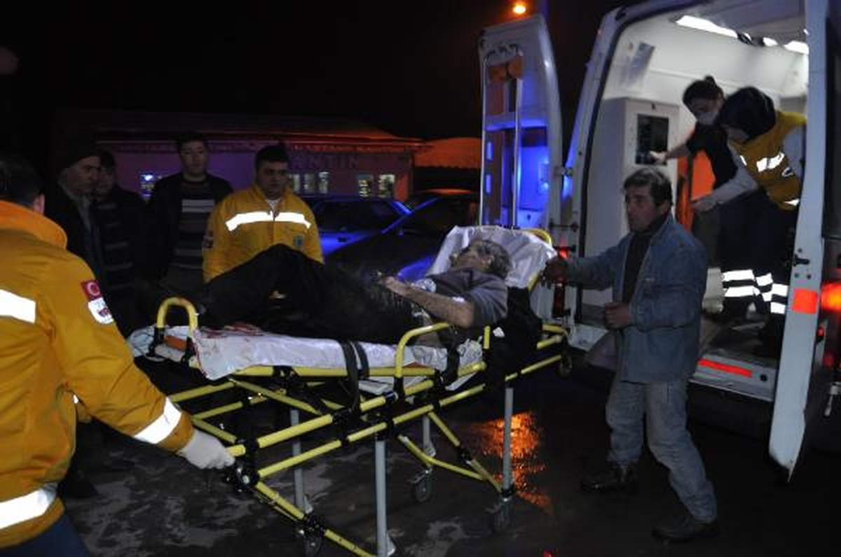 Gürcü Kaçak İşçiyi, Arkadaşları Bıçaklayıp Kaçtı