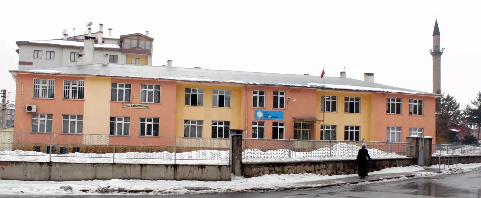 İstiklal İlköğretim Okulu Yıkılarak Yeni Bina Yapılacak