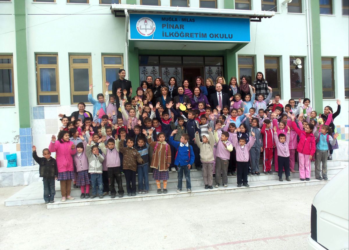 Kadınlar Pinar Köyüne Okuma Salonu Kurdu