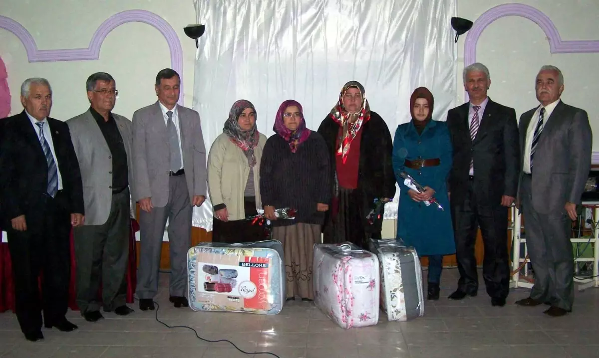 Korkuteli\'nde Kadın Çiftçiler Yarıştı