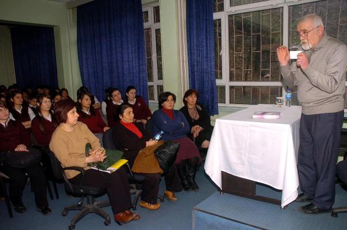 Liselilere, Alkolden Kaybettiklerini Anlattı