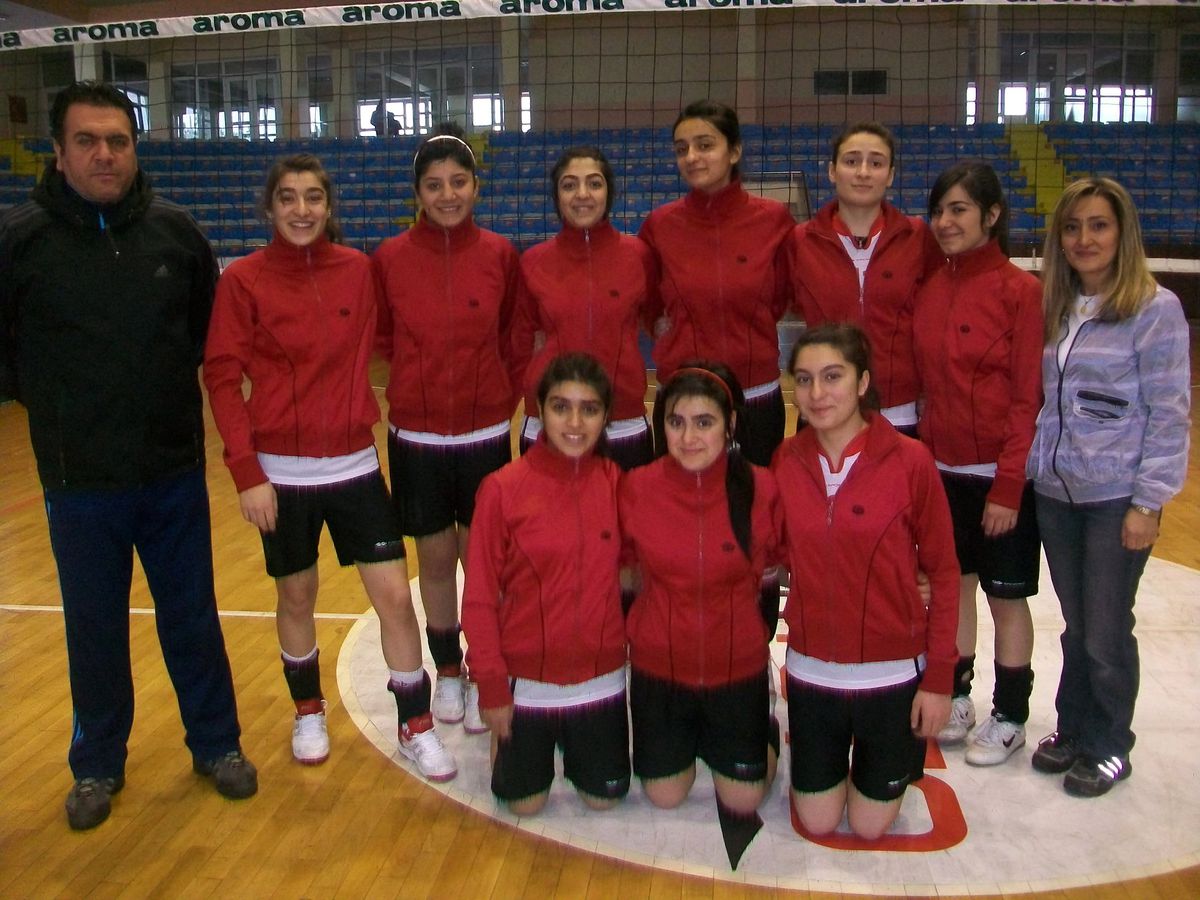 Nenehatun Kız Lisesi Şampiyon