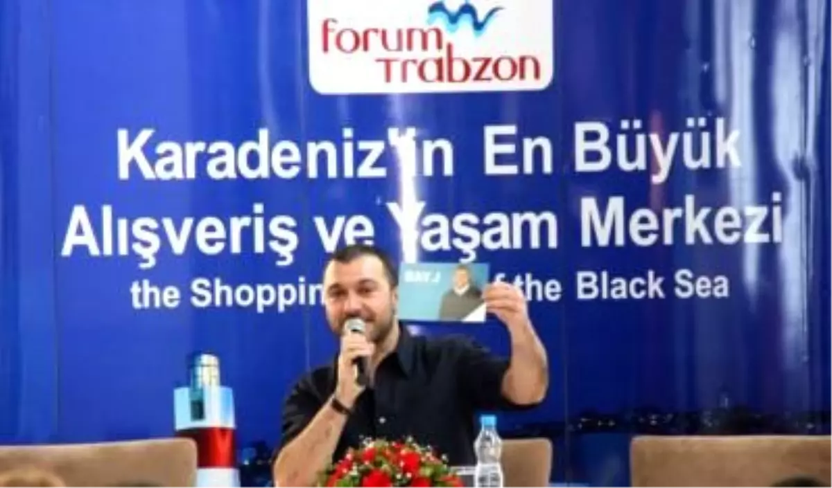 Radyo Programcısı \'Bay J\' Forum Trabzon\'da Hayranlarıyla Buluştu