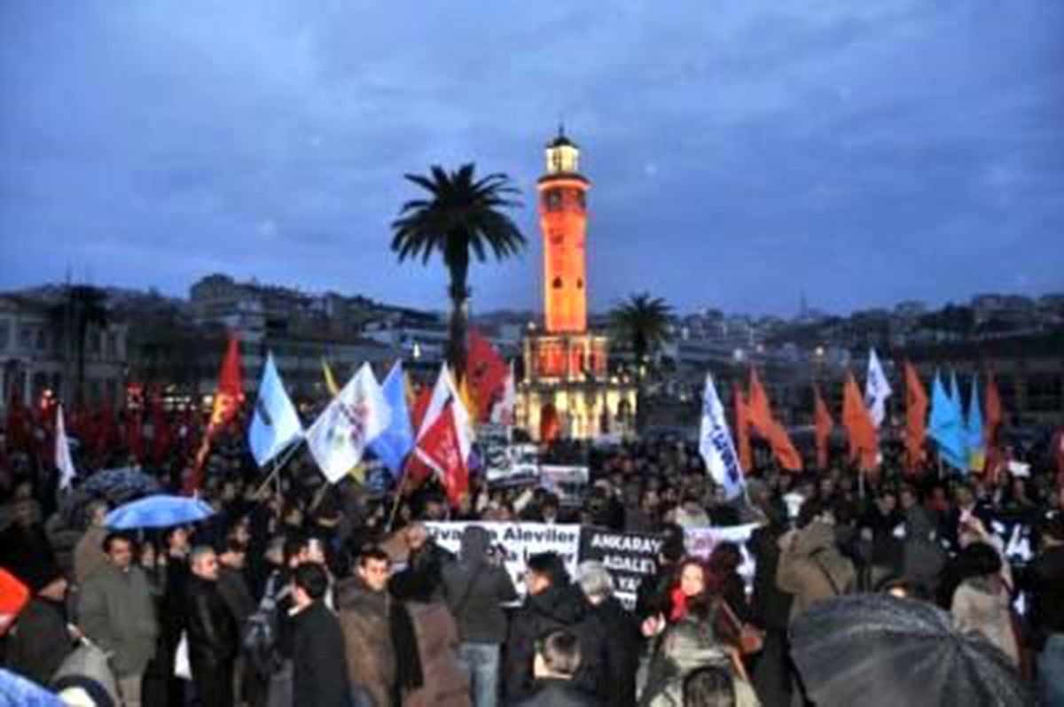 Saat Kulesi Önünde Zamanaşımı Protestosu
