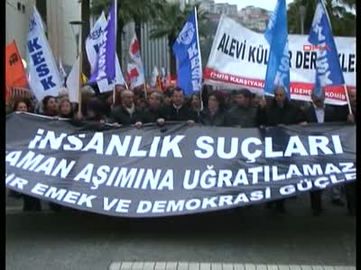 Saat Kulesi Önünde Zamanaşımı Protestosu