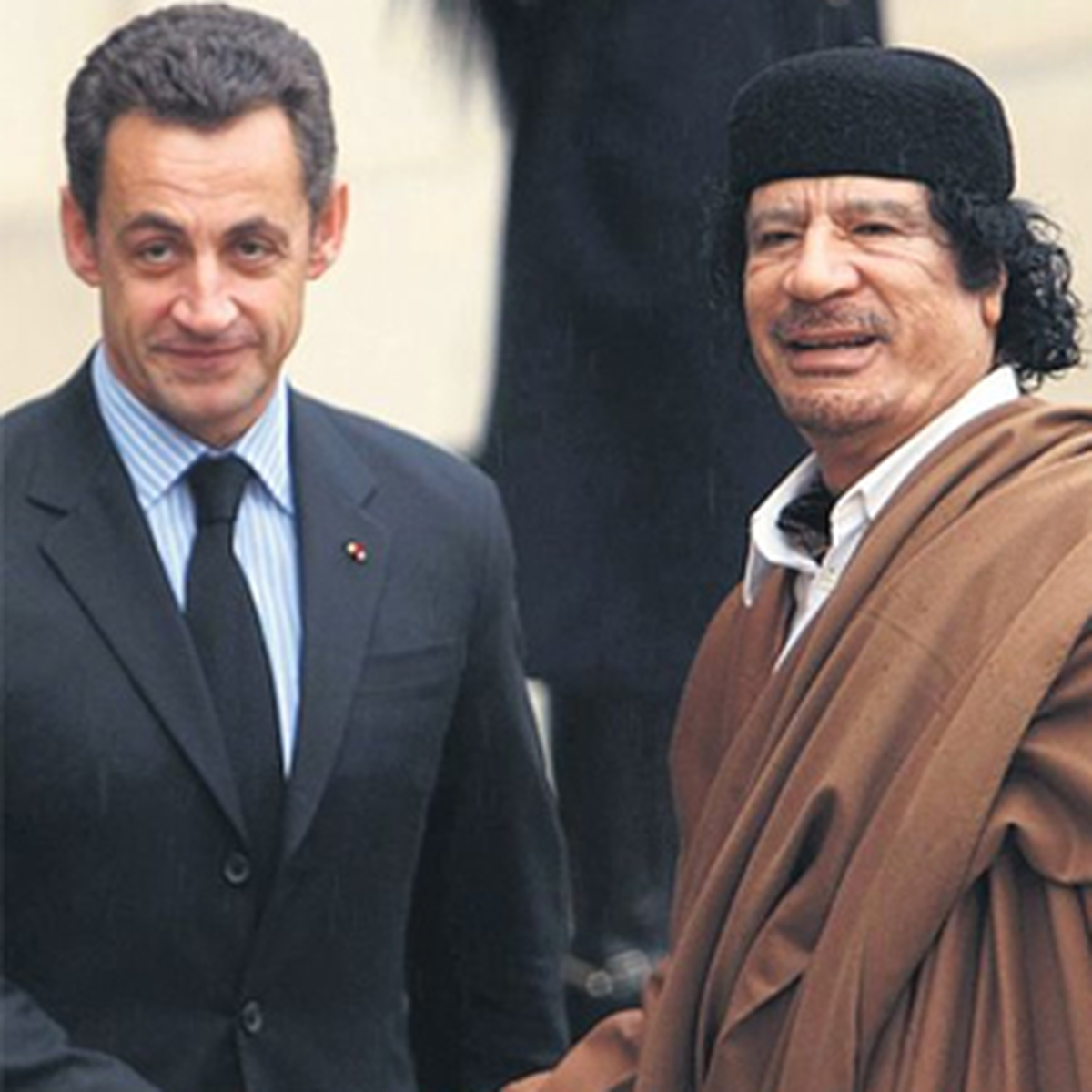 "Sarkozy Kaddafi\'den Para Aldı"