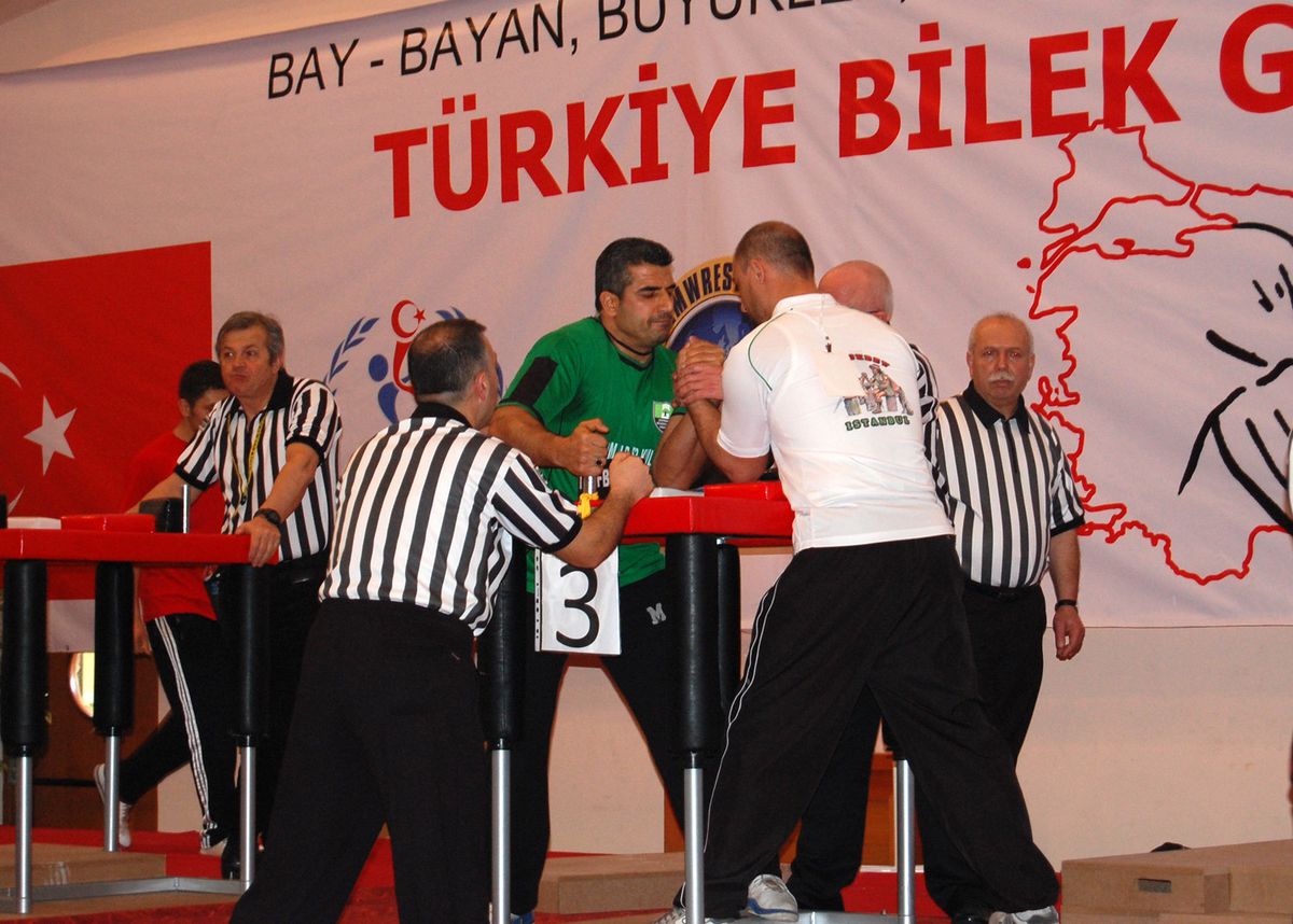 Şehitkamil\'in Demir Bilekleri Yıkılmadı